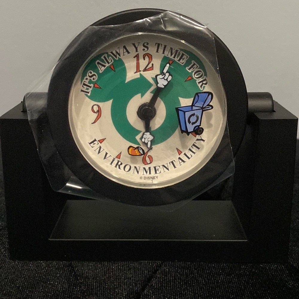 NOS Disney Table Clock “It’s Always Time For Environmentality”, circa 2002.